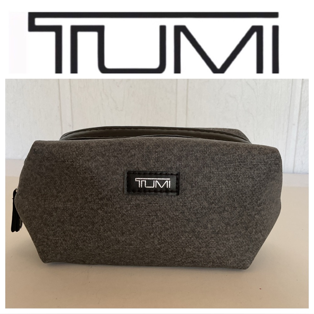 Tumi for Delta Amenity Zippered Bag